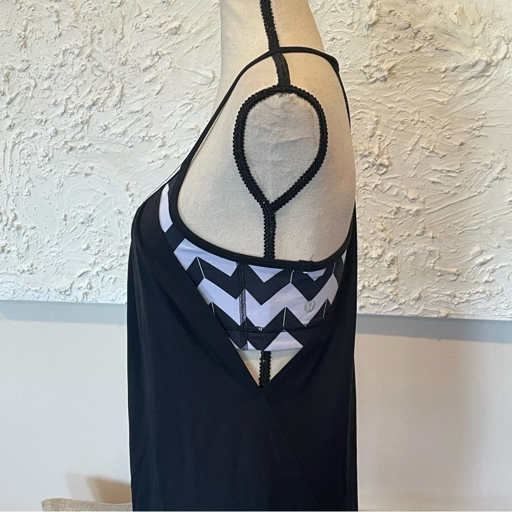 Lululemon No Limits Tank Size 6 Black / Arrow Chevron White Black Yoga.
